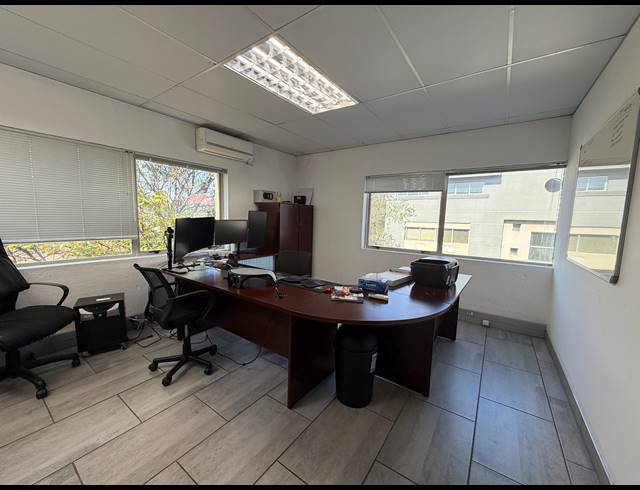 251.10M² OFFICE TO LET IN SUNNINGHILL